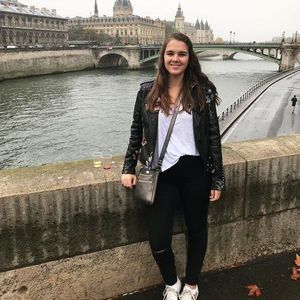 Meet your Posher, Emma